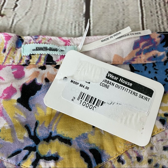 Urban Outfitters Floral Miniskirt Size 8 NWT - Picture 11 of 12